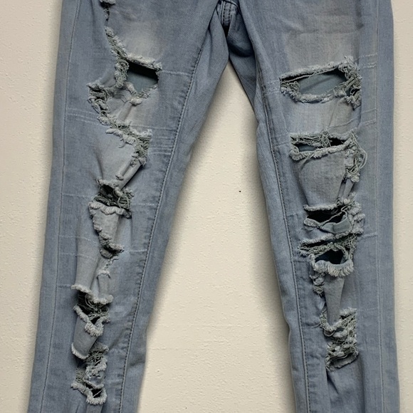 Almost Famous | Size 1 | Light Wash Distressed Ripped Skinny Jeans - Picture 4 of 10